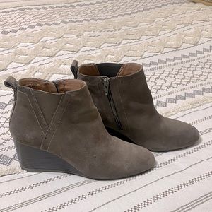 Vionic Greige, Paloma size 9 womens bootie